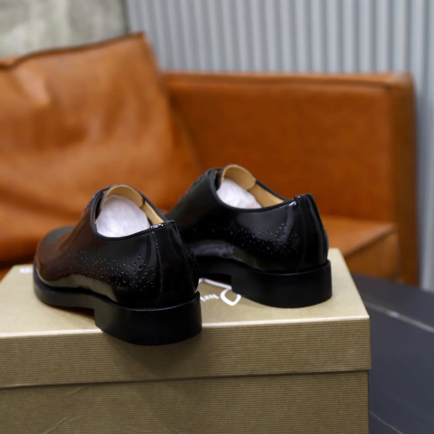 Ex-factory price: 620💰Christia*.Loubouti*🆑High-end men’s business formal leather shoes | Classic red sole shoes | Original imported first-layer cowhide | Water-dyed cowhide lining | Italian imported red rubber outsole | High-end luxury | Perfect interpretation of fashion, sunshine, style, suitable for various occasions Size: 39-44 (38.45 custom-made)
